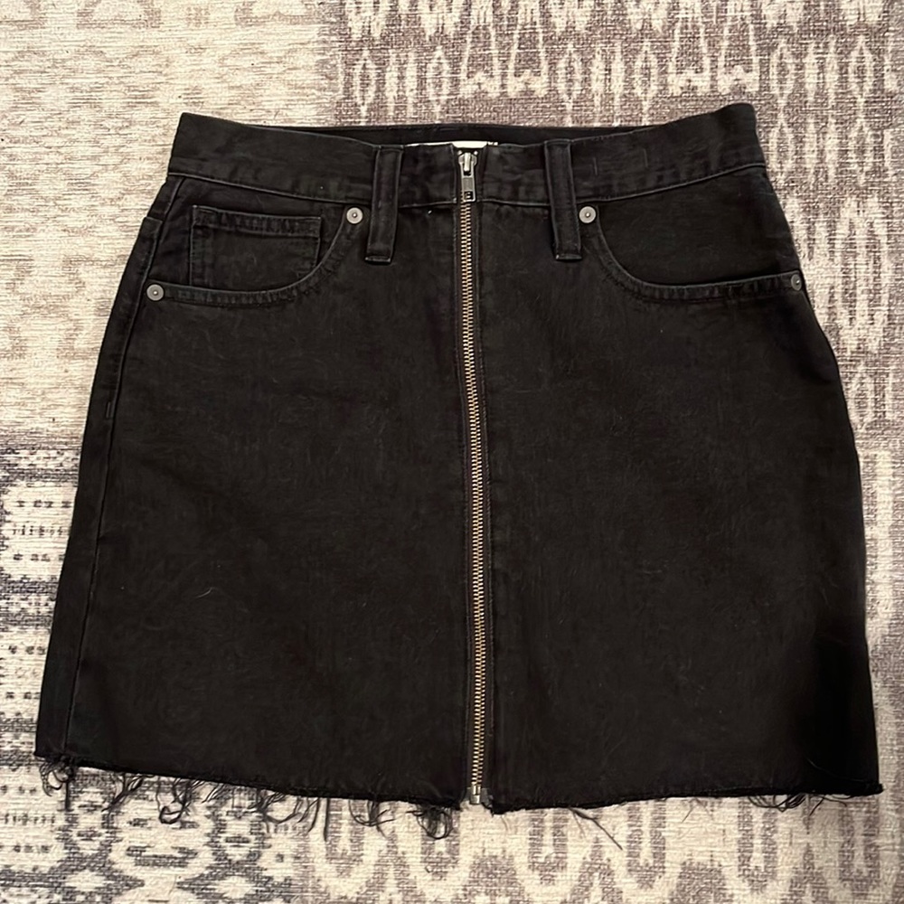 Madewell black rigid denim zip pocket jean mini skirt 26 raw hem